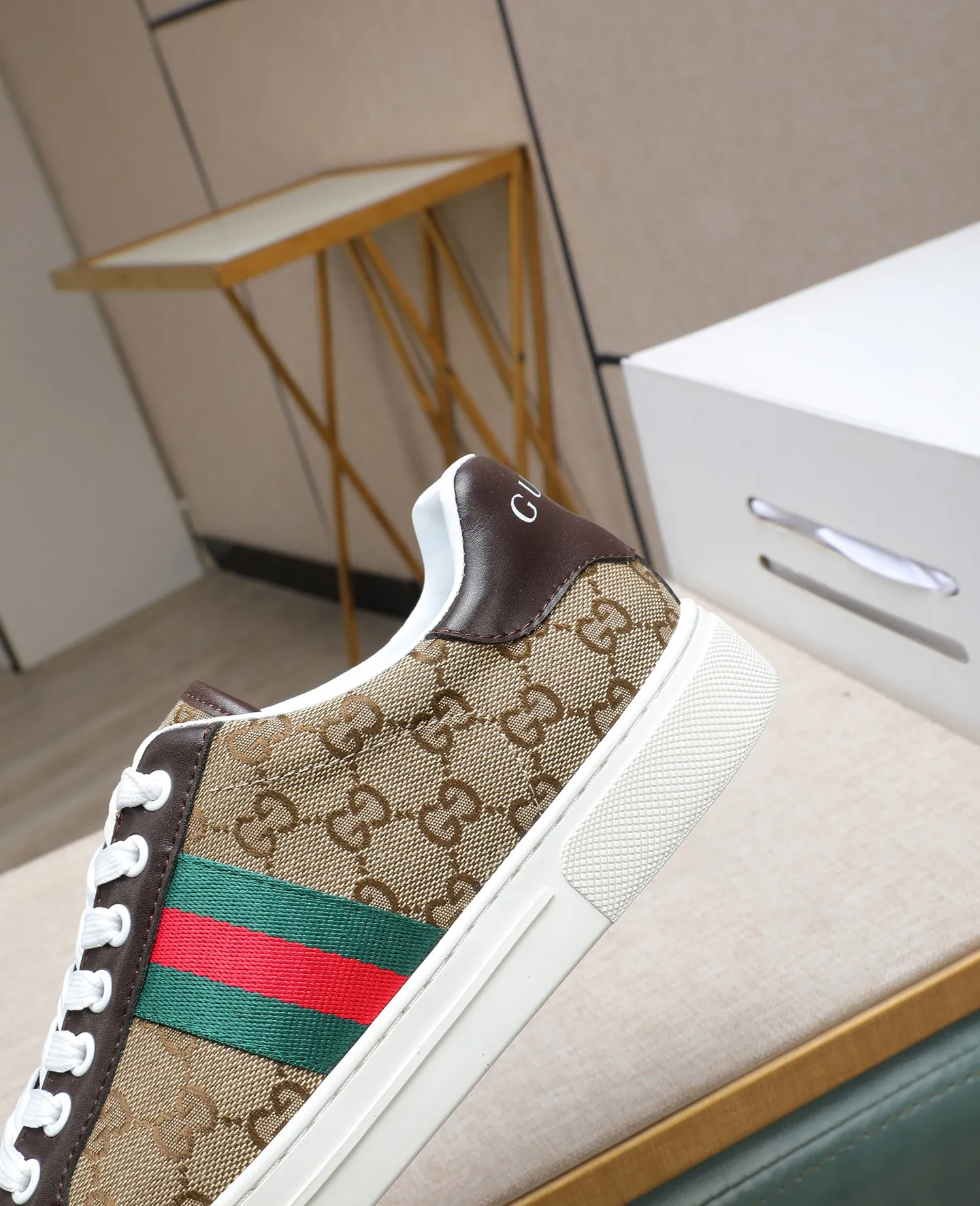 Men's shoes 💰420 GUCCI🔍🔍The latest model is available at the counter simultaneously. Original calfskin imported from Italy, genuine leather lining, (high-end, extravagant and classy) with exquisite workmanship. Sole: Original sole provided by the original factory. ⚠Exclusive double-layer movable molded sole is super comfortable⚠. Photographed in real life. 🎬The real thing is better. 🔍🔍"High quality·Follow the order" code number 38-44